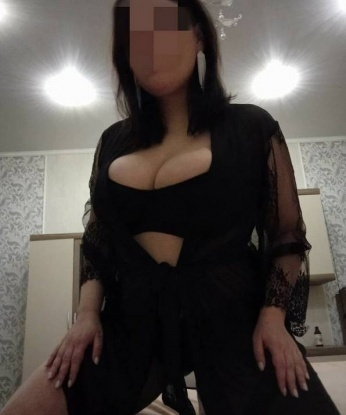 Мои услуги нацелены на достижение твоих самых смелых фантазий. 💋 Я умею создать неповторимую атмосферу, где ты сможешь расслабиться и насладиться моим вниманием. 🌟 Позволь мне окунуть тебя в океан наслаждения и удовольствия. 🔥 Я истинная профессионалка и могу удовлетворить самые сокровенные желания. ✨ Мои фото и отзывы говорят сами за себя. 😍 Я живу в Москве и точно знаю, как сделать нашу встречу незабываемой. 😉 Увидимся в Москве? 🌇 Юлька